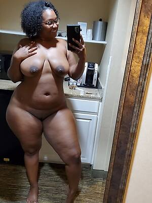 081 Naked older pics